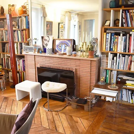 Artist - Montparnasse Apartment